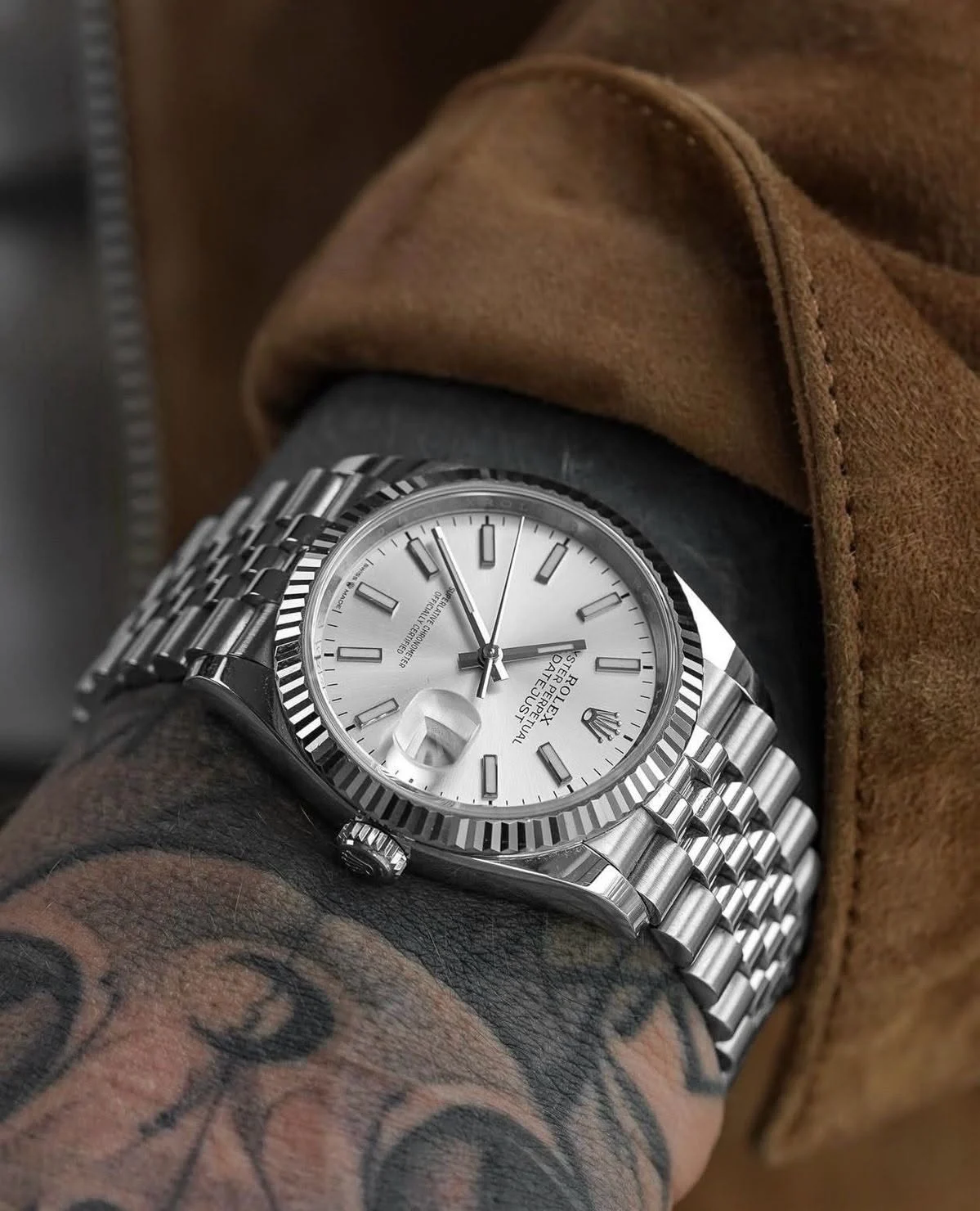 What Should You Know About the Cartier Santos Black Rubber Strap?