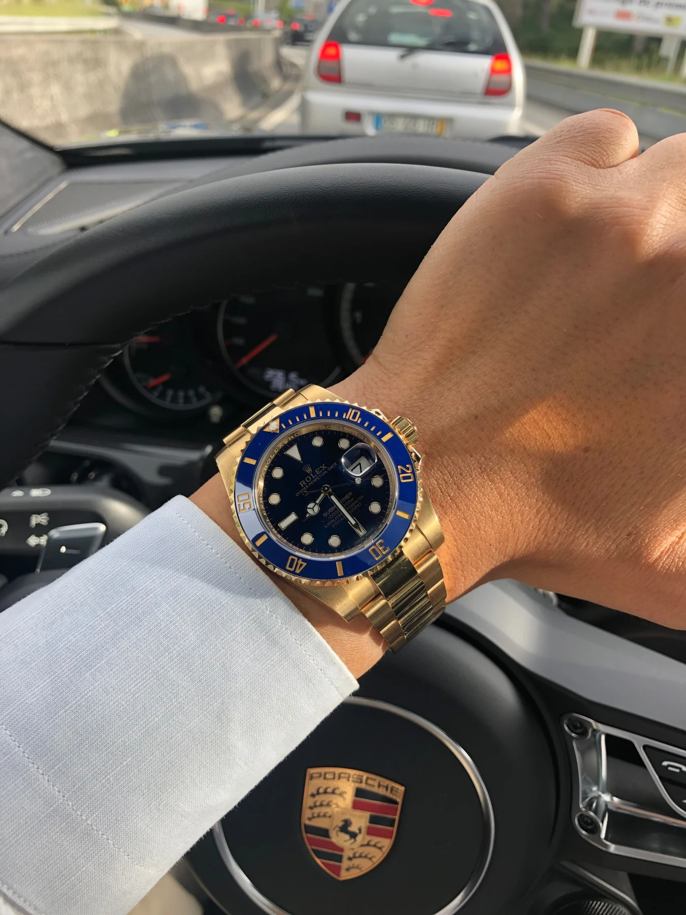 What Is the Cartier Un Clou Bracelet and Its Key Features?